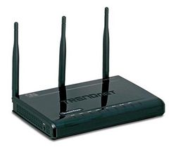 TRENDNET Bezdrôtový širokopásmový router N 300 Mbps Dual Band TEW-672GR + Kábel RJ-45 samec / samec - 10 m, biely (CNP5WS0aed10M)